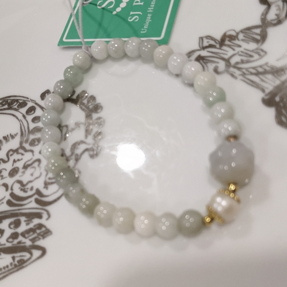JADE🔥 Stretch Bracelet - Picture 3 of 11